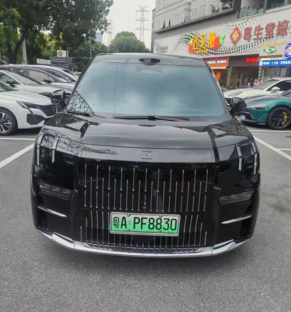 极氪009